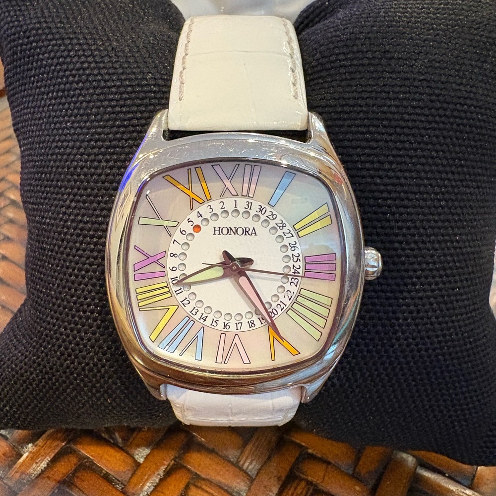 Honora Mother of Pearl Multicolor Dial